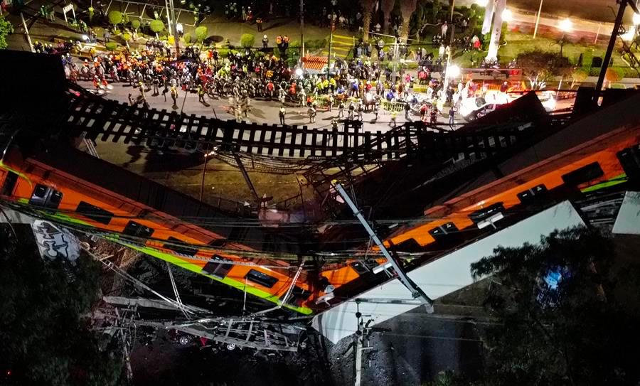 Hasta el momento el accidente arroja un total de 23 personas muertas y 70 más heridas. Foto EFE 