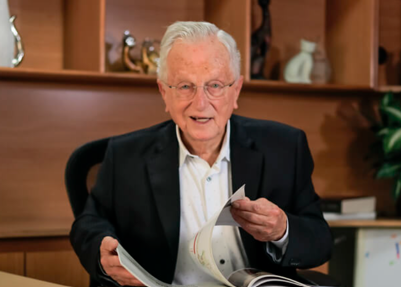 Juan Guillermo Jaramillo Correa era arquitecto. Entre otras cosas, se desempeñó como miembro de la Junta de Fabricato y fue director y miembro de la Junta Directiva de la Fundación Pascual Bravo. Foto cortesía. 