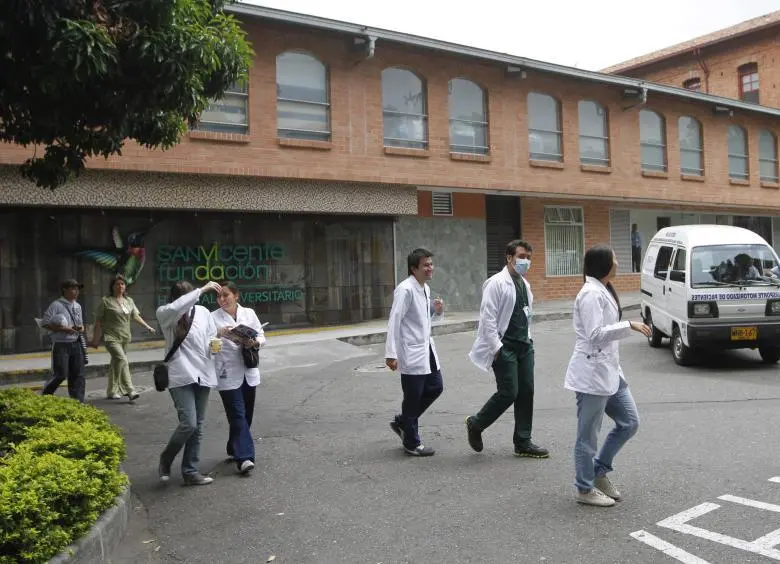 Según las directivas del Hospital Universitario San Vicente de Paul Medellín, la persistencia de la alta demanda en el servicio de urgencias para adultos limita la oportunidad y afecta los tiempos de atención. Foto: Archivo El Colombiano.