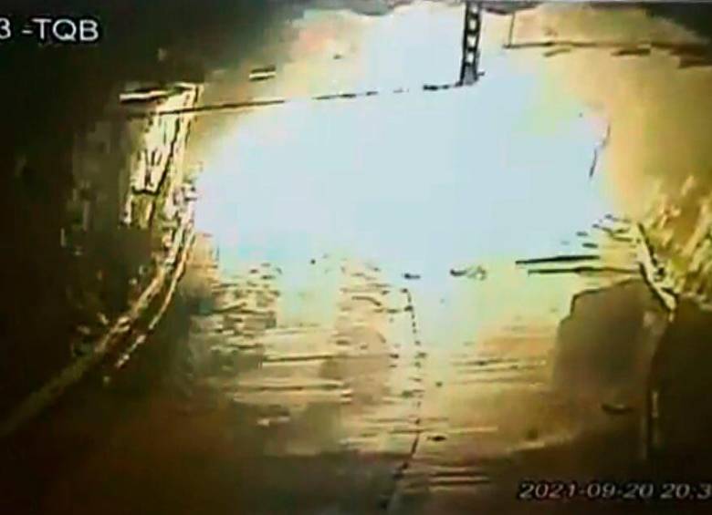 El nuevo incidente en la vía al Llano obligó al cierre del tramo entre Bogotá y Villavicencio por varias horas. FOTO CAPTURA VIDEO
