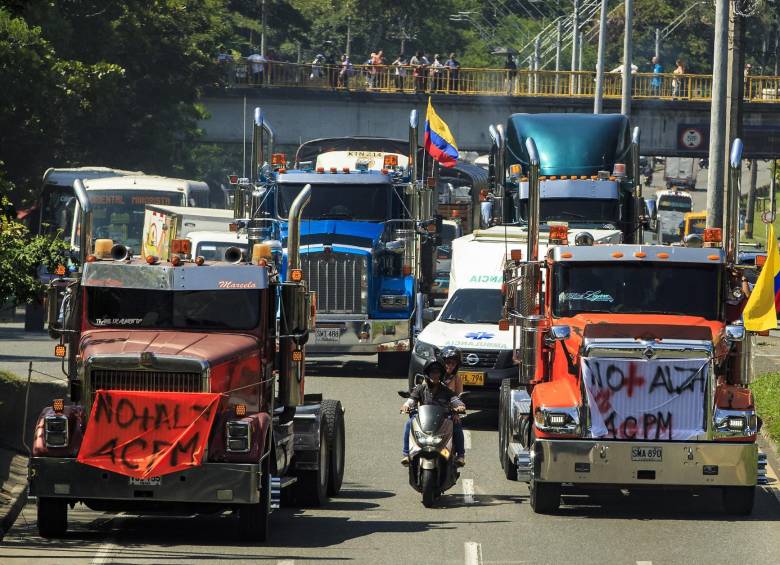 El Ministerio de Transporte convocó a una rueda de prensa para dar a conocer los resultados de los diálogos. FOTO: Camilo Suárez 