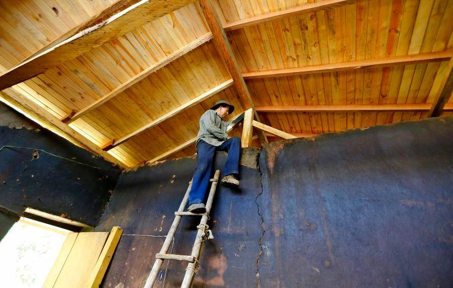 El Decreto 1166 permitiría ejecutar proyectos de vivienda sin licencia de construcción, lo que según expertos, pone en riesgo la seguridad de miles de hogares. FOTO: JUAN ANTONIO SÁNCHEZ