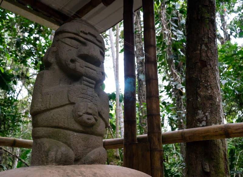 Una de las estatuas de piedra del Parque Arqueológico de San Agustín, en el departamento del Huila. Las piezas extraídas de este territorio a principios del siglo XX permanecen en el centro de un debate diplomático entre Colombia y Alemania FOTO: Colprensa. 