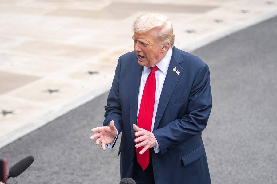 Donald Trump impuso nuevas restricciones a ciudadanos de varios países que entren a Estados Unidos. FOTO: Xinhua