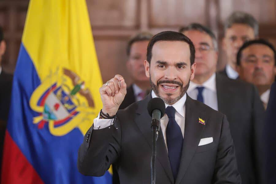 El presidente Abelardo De La Espriella anunció la reorganización de ProColombia junto al ministro de Comercio, Mauricio Gómez Amín, y el nuevo director de la entidad, Samuel Bluman. FOTO: Colprensa. 