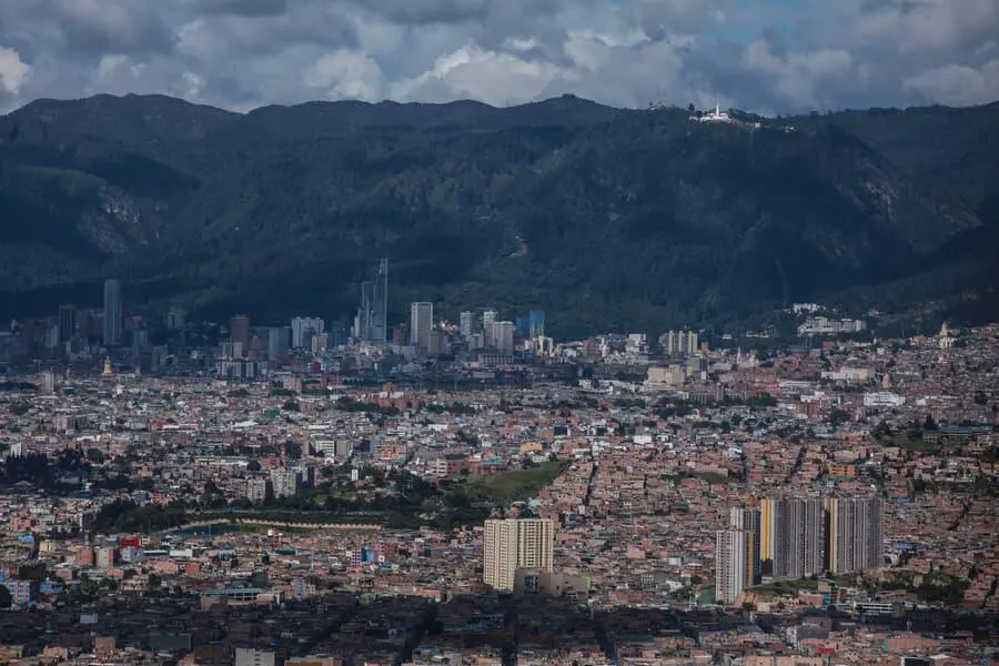 La Alcaldía de Bogotá ofrece apartamentos, lotes y otros inmuebles desde 25,9 millones de pesos a través del Portal Inmobiliario del Distrito. FOTO: Colprensa. 