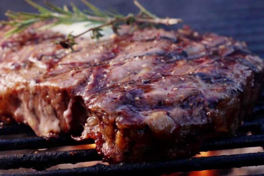 A partir de los 14 años es obligatorio realizar la abstinencia de carne, según la Iglesia. FOTO: Getty