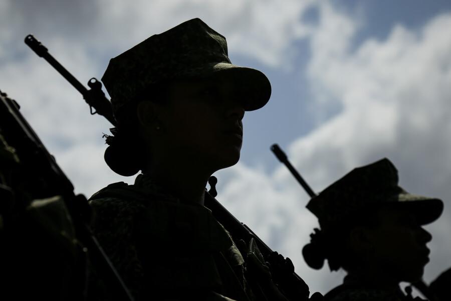 Mujeres militares. Foto: Colprensa - Mariano Vimos
