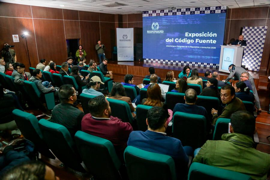 El registrador delegado Jaime Hernando Suárez realizó la presentación del código fuente del software de preconteo y escrutinios para las elecciones de Congreso y Presidencia que se llevarán acabo el próximo 8 de marzo. FOTO: COLPRENSA