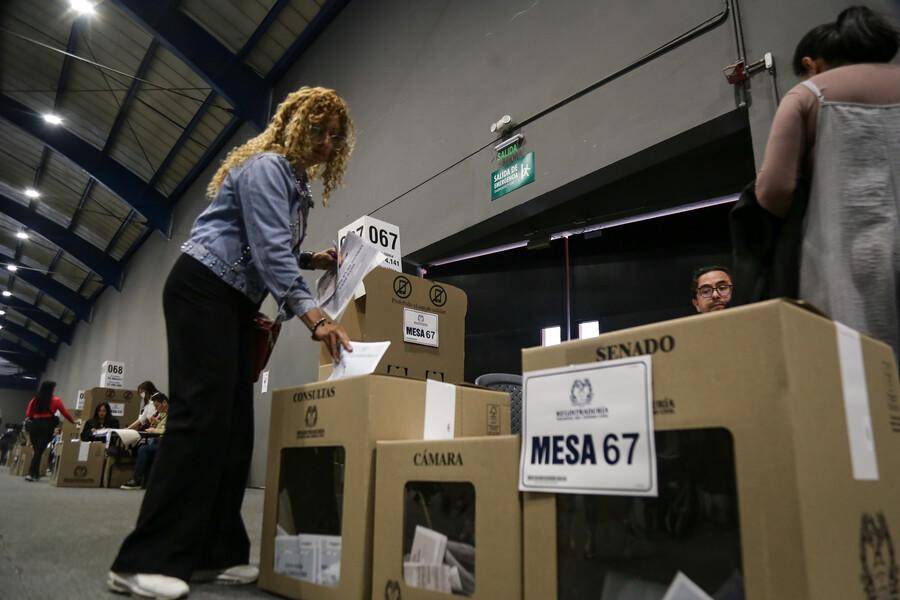 Recuerde que el certificado electoral no es solo un recuerdo del día que fue a votar. Es un documento con respaldo legal que le da derechos concretos. FOTO: Colprensa.