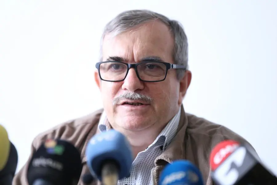 Rodrigo Londoño, Timochenko, presidente del partido Comunes, anunció su apoyo a la candidatura presidencial de Iván Cepeda para la segunda vuelta del 15 de junio. Foto: Camila Díaz / Colprensa 