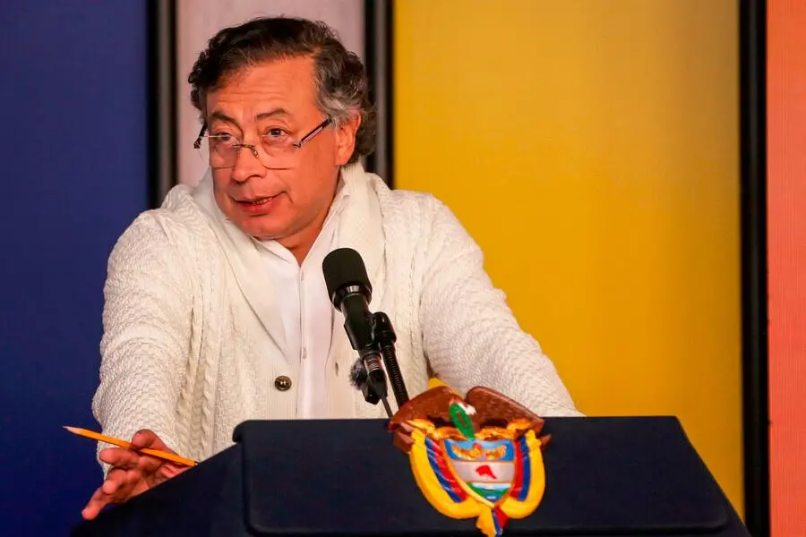 El presidente Petro dijo que presentará un proyecto de Ley para obligar cada año a definir un salario mínimo vital. FOTO COLPRENSA. 