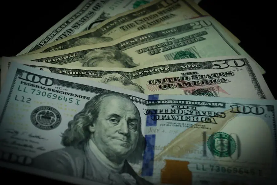 El dólar profundiza su caída y se negocia en promedio debajo del umbral de $3.985. FOTO: Colprensa.