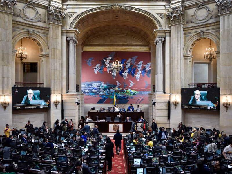 Según el Latinobarómetro 2024, el 78,3% de los jóvenes entre 15 y 25 años no se siente representado por el Congreso de la República. FOTO: Colprensa.