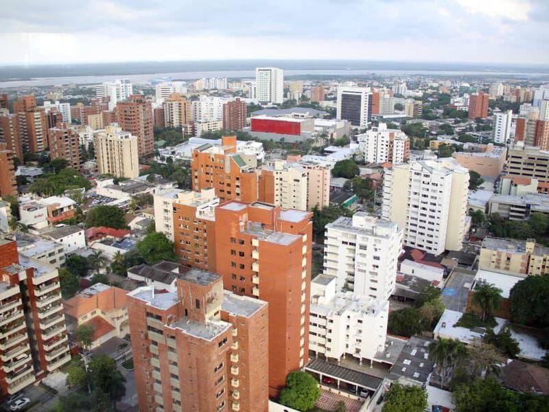 Las altas temperaturas mantienen a Barranquilla con una sensación térmica agobiante y obligan a muchos hogares a incrementar el uso de ventiladores y aires acondicionados para sobrellevar el calor. FOTO: Colprensa.
