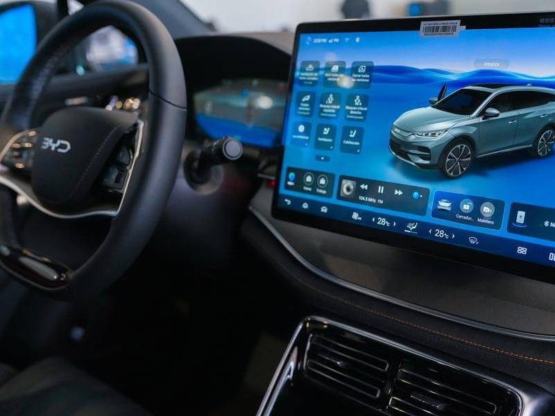 Así es la masificación de vehículos eléctricos en China, donde “conducir un coche de gasolina es demasiado caro”