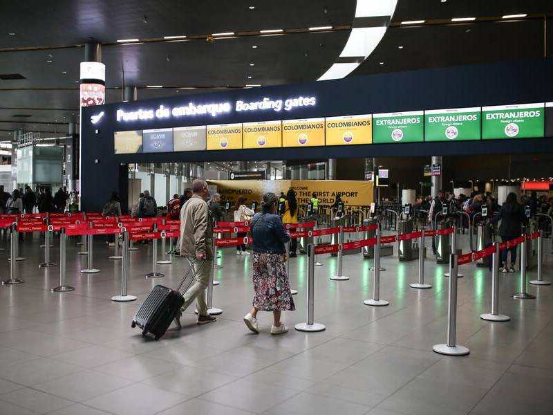 El más reciente boletín de IATA Colombia, publicado en marzo de 2026, confirma la presión, los precios han aumentado hasta 200% en algunos mercados. FOTO: Colprensa.