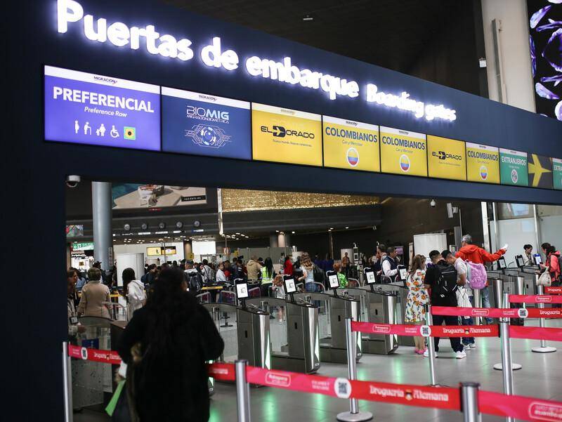 Tres incidentes en menos de tres meses en el Aeropuerto Internacional El Dorado reabren una discusión sobre tensiones estructurales en la operación aérea más exigente del país. FOTO: COLPRENSA