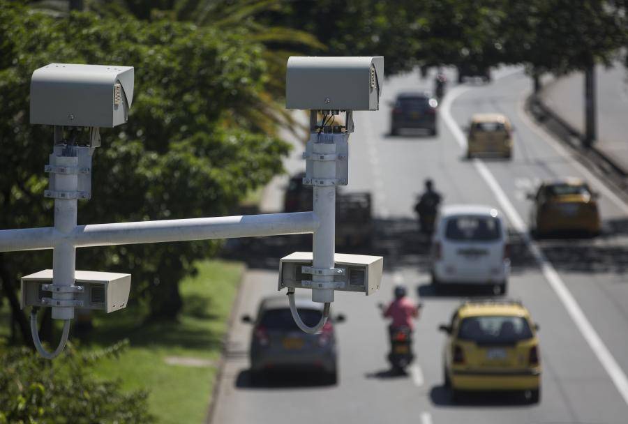 Imagen de referencia de cámaras de fotomultas en el Valle de Aburrá. FOTO Manuel Saldarriaga Quintero.