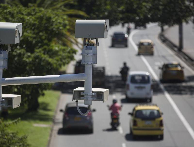 Imagen de referencia de cámaras de fotomultas en el Valle de Aburrá. FOTO Manuel Saldarriaga Quintero.