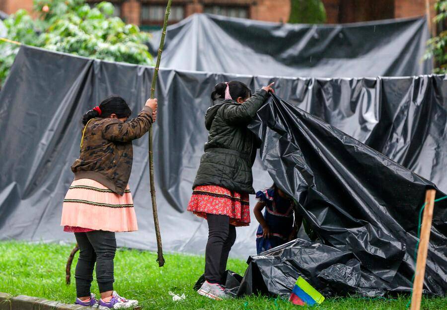 La semana pasada cerca de 300 indígenas emberá llegaron al Parque Nacional de Bogotá. FOTO COLPRENSA