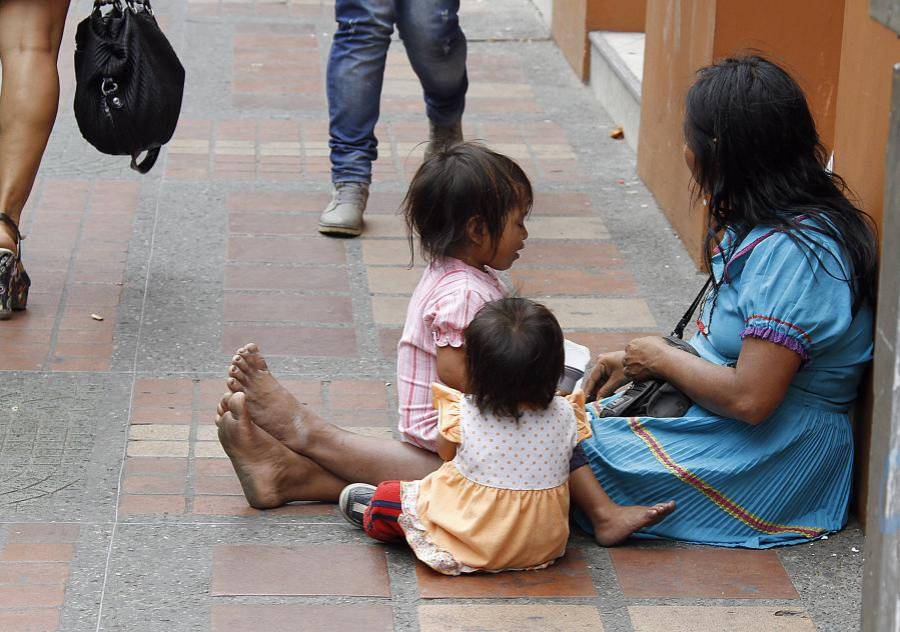 Se estima que en Medellín habitan cerca de 5.500 personas pertenecientes a diversas etnias indígenas como Embera Katío, Nutabe, Inga, Wayúu, Zenú y Chibcariwak.. Foto: EL COLOMBIANO