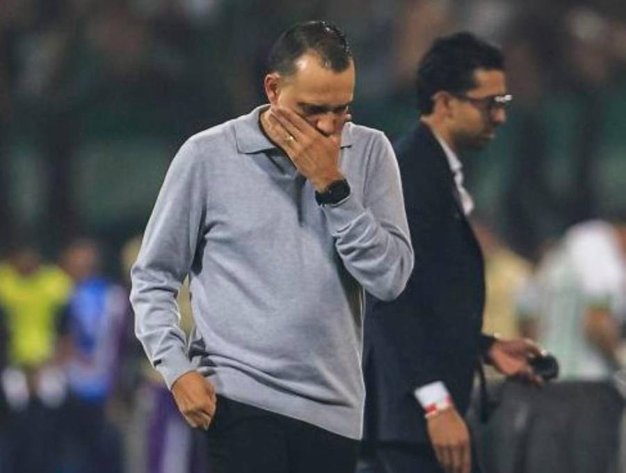 El técnico Alejandro Restrepo vive momentos difíciles con el Poderoso, su equipo dejó de jugar bien y lleva varias fechas sin conocer la victoria. FOTO CAMILO SUÁREZ 