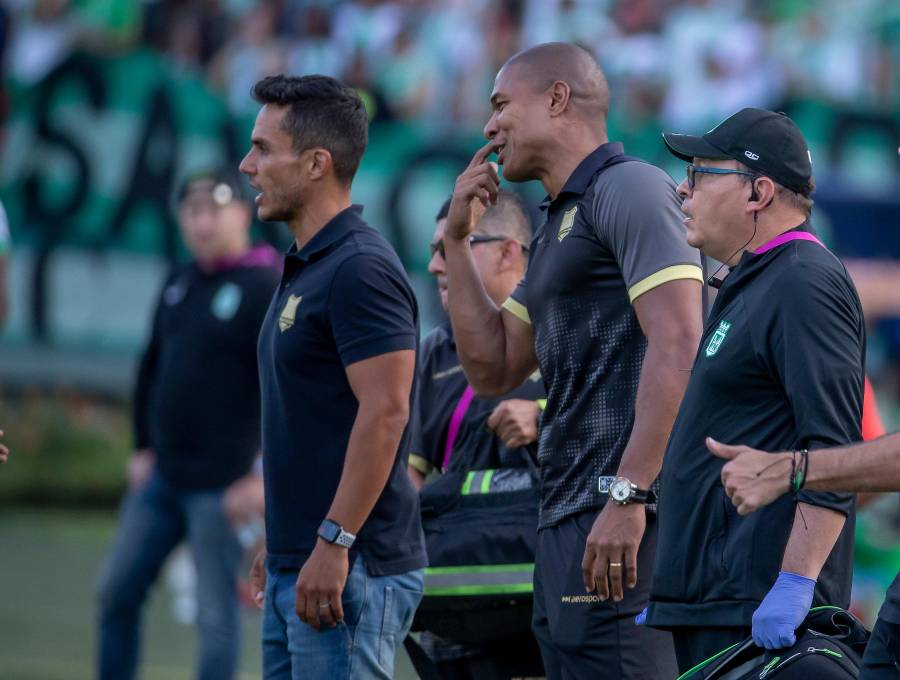 El asistente técnico Alexis Henríquez ha trabajado con Lucas González desde 2023, cuando hicieron dupla en Águilas Doradas . Foto: Juan Antonio Sánchez