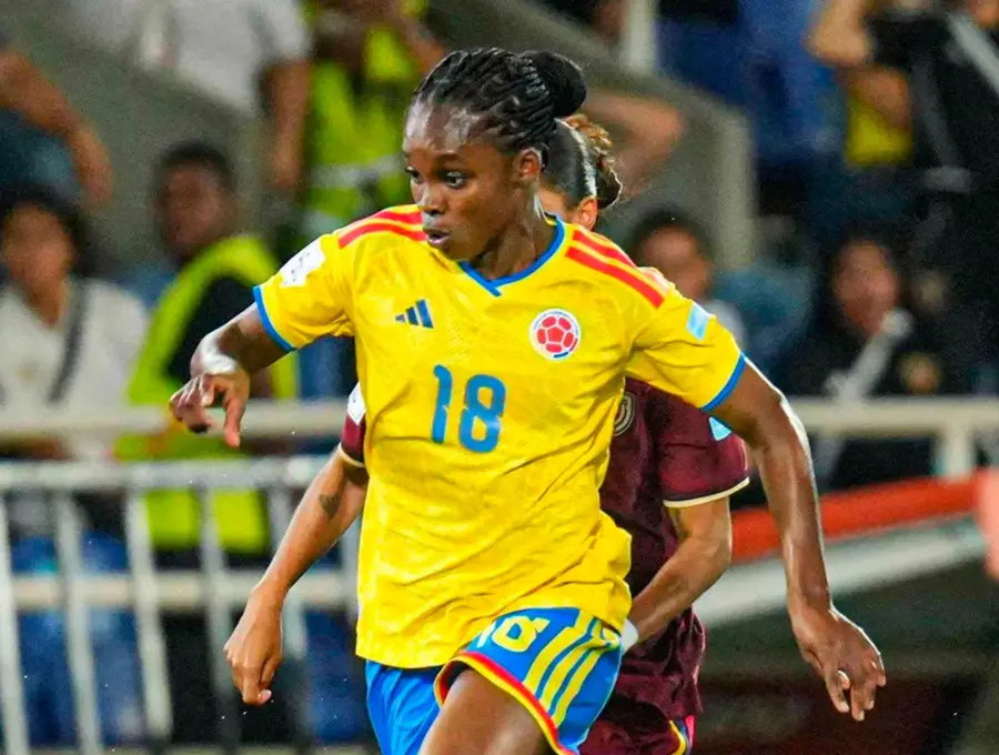 La delantera Linda Caicedo del Real Madrid fue la mejor calificada en el duelo de Colombia ante Venezuela, solo le faltó el gol, pero fue la que más opciones creó en el área vinotinto. FOTO CORTESÍA FCF