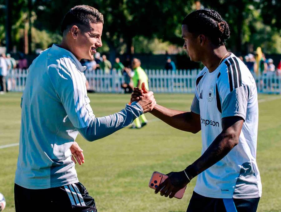 <p>El colombiano James Rodríguez junto a su compatriota Kewin Vargas del Charlotte FC, en uno de los encuentros que ha tenido el cafetero ahora en la MLS. FOTO TOMADA X@CharlotteFC</p><p>·</p>