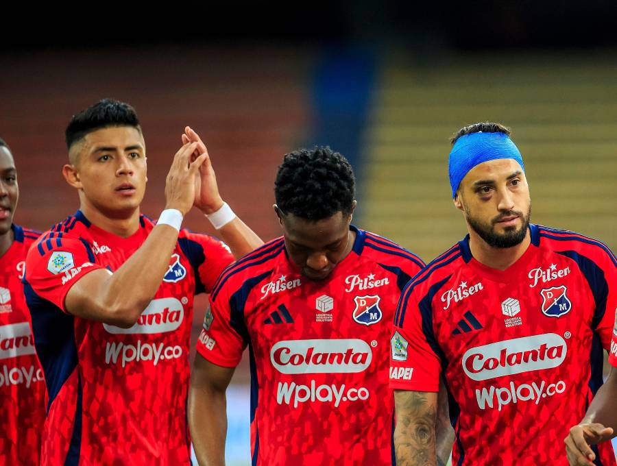 El defensa Kevin Mantilla, el volante Kevin Serna y el delantero Francisco Fydriszewski han figurado con los rojos en 2026 <span class="mln_uppercase_mln">FOTO</span> <b><span class="mln_uppercase_mln">Camilo Suárez</span></b>