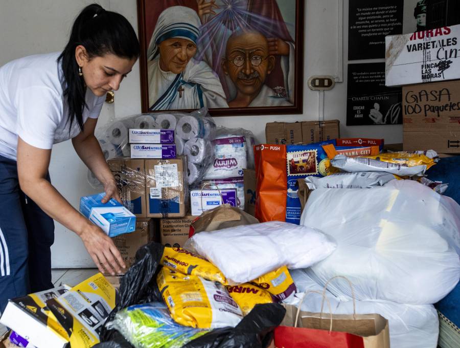 En la casa de Mariluz se están recibiendo alimentos no perecederos, medicamentos, comida para animales, pañales, entre otros artículos. FOTO Julio Herrera. 