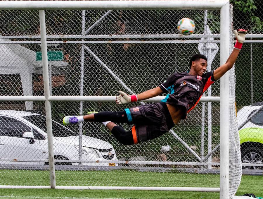 Camilo Blandón, arquero antioqueño que estará en el Sudamericano Sub-17 de Paraguay. FOTO CAMILO SUÁREZ