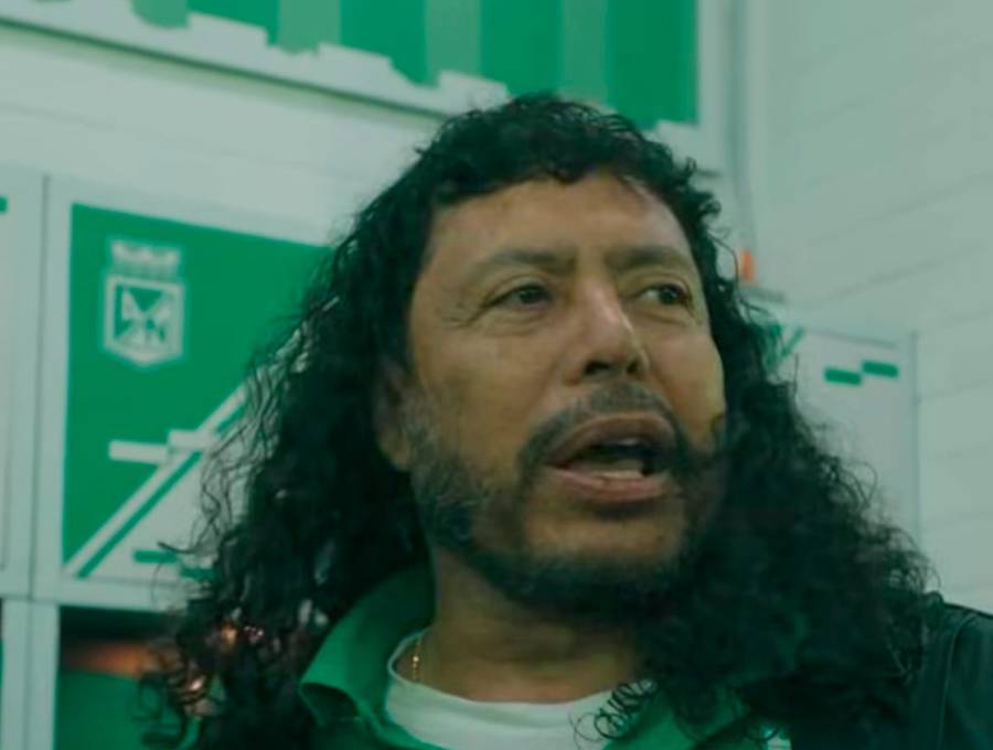 René Higuita hablando después de la arenga de James en el vestuario de Nacional. FOTO PANTALLAZO TOMADO DEL VIDEO COMPARTIDO POR ATLÉTICO NACIONAL