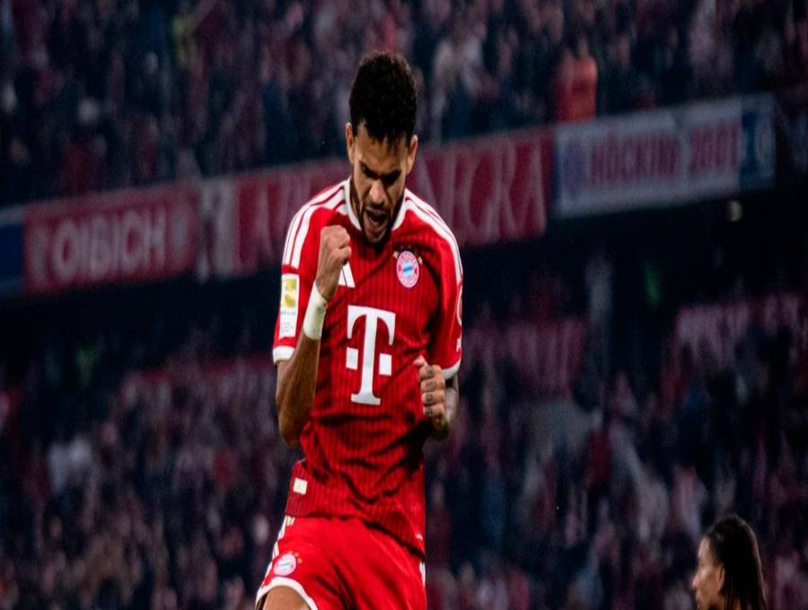 Luis Díaz y el festejo del 1-0 del Bayern sobre Leipzig. FOTO @FCBayernES