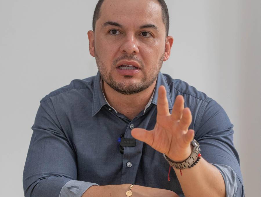 Alder Cruz, alcalde de Sabaneta, asegura que para el próximo año quedarán listas las obras de la carrera 43, que ha estado retrasada por la compra de algunas viviendas. FOTO El colombiano 