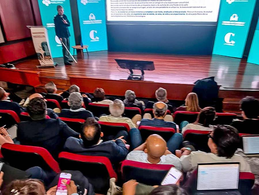 El foro fue realizado en la Cámara de Comercio, con apoyo de Corpocentro, la Sociedad de Mejoras Públicas, la Institución Universitaria Bellas Artes, Paseo La Playa y el Grupo EL COLOMBIANO. FOTO Julio César Herrera.