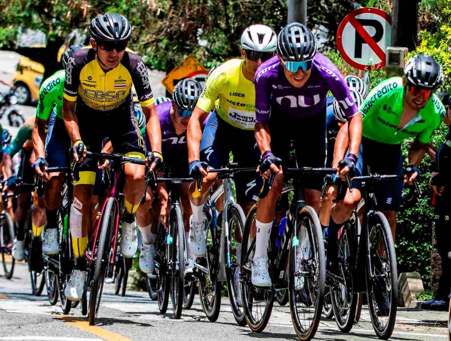 El pelotón de la Vuelta a Colombia afrontará nueve días de competencia por carreteras de los departamentos de Huila, Tolima, Caldas y Antioquia. FOTO JULIO CÉSAR HERRERA