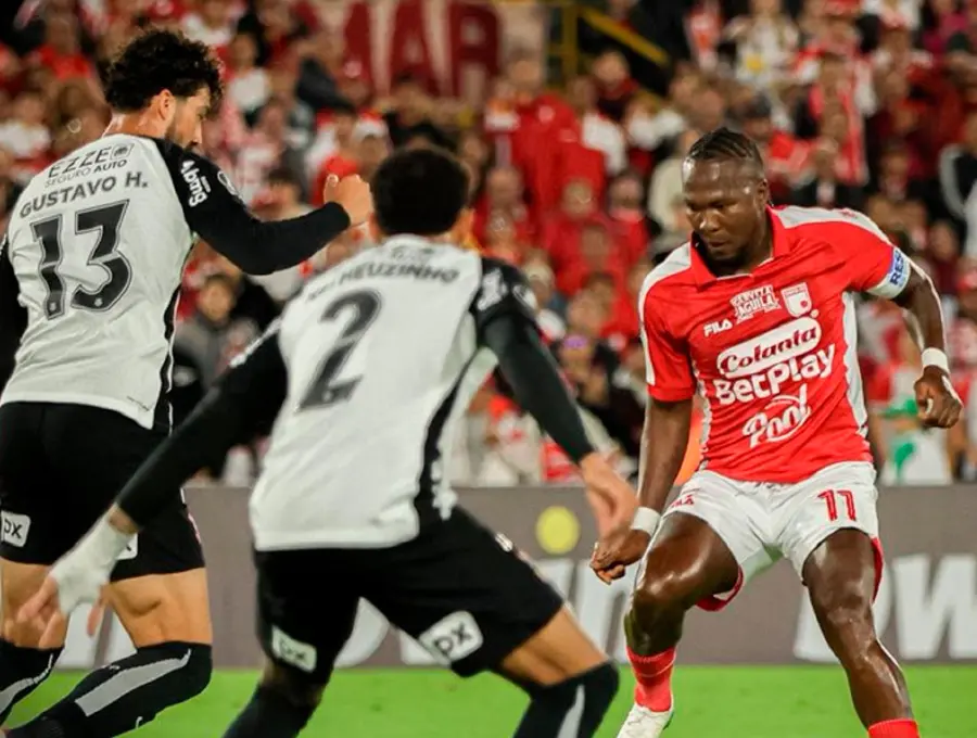 Rodallega, figura de Santa Fe en el duelo contra Corinthians. FOTO X-SANTA FE