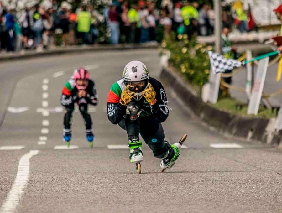 El antioqueño Juan David Agudelo, en acción en los pasados World Skate Games, disputados en Paraguay. FOTO cortesía Fedepatin