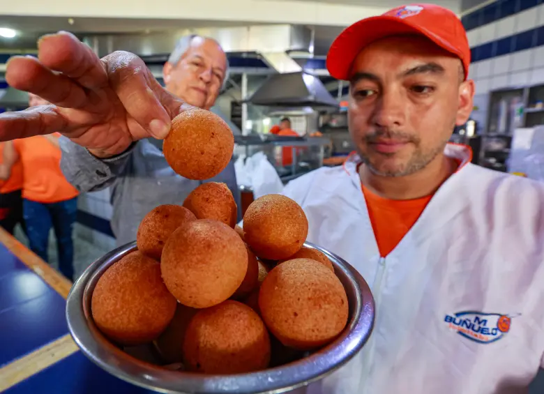 Mi buñuelo cuenta con ocho negocios, solo en Rosales tiene 24 empleados para temporada navideña. FOTO Manuel Saldarriaga
