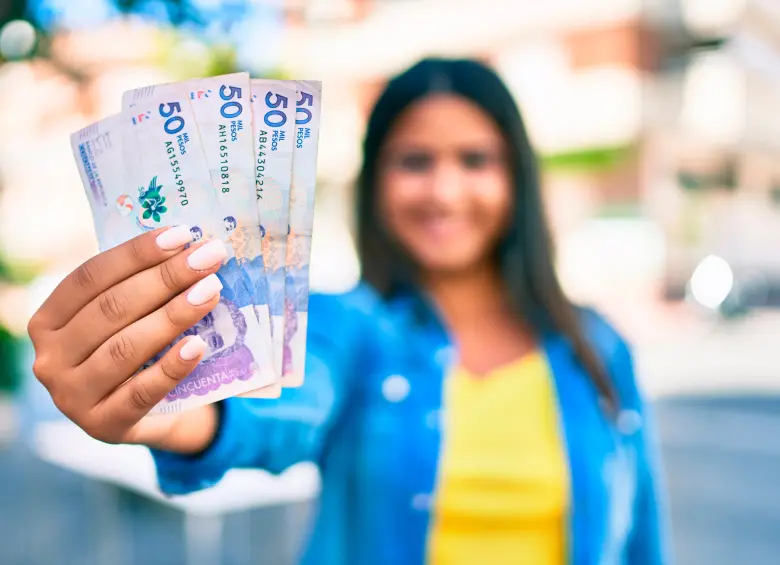 Desde que inició el gobierno del presidente Gustavo Petro, el salario mínimo ha aumentado alrededor de 37,6%. Foto: Depositphotos