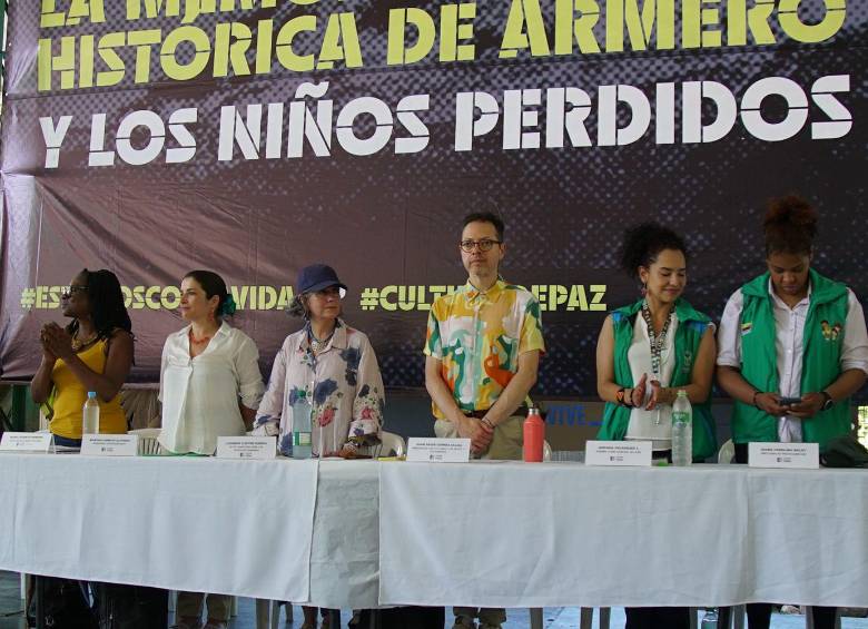 Juan David Correa (centro de la imagen) fue el ministro que encabezó los actos de perdón en este territorio del Tolima. FOTO: Cortesía.