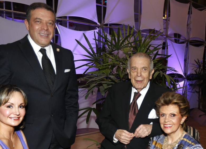 Imagen de la familia Guerra. En la esquina inferior derecha, la señora Lucía. Foto: Juan Antonio Sánchez Ocampo