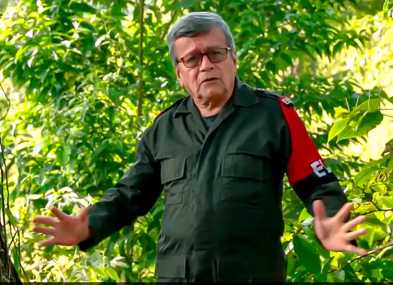 Pablo Beltrán es el jefe negociador del Eln en la suspendida mesa de diálogo con el Gobierno. FOTO: captura de video