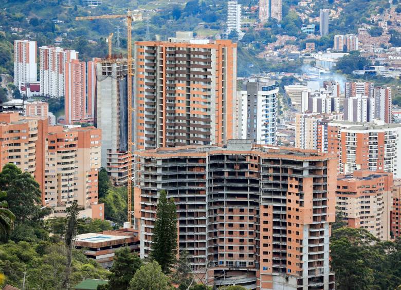 Amarilo, Cien Cuadras, Arquitectura, Contex, Concreto y Oikos son algunas de las constructoras que anunciaron descuentos en ventas por la situación que se viene generando en el sector. FOTO Jaime Pérez Munévar 