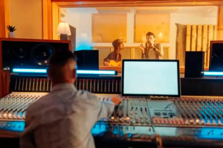 El estrés psicosocial que acompaña a la fama puede tener relación con esto. FOTO: Europa Press