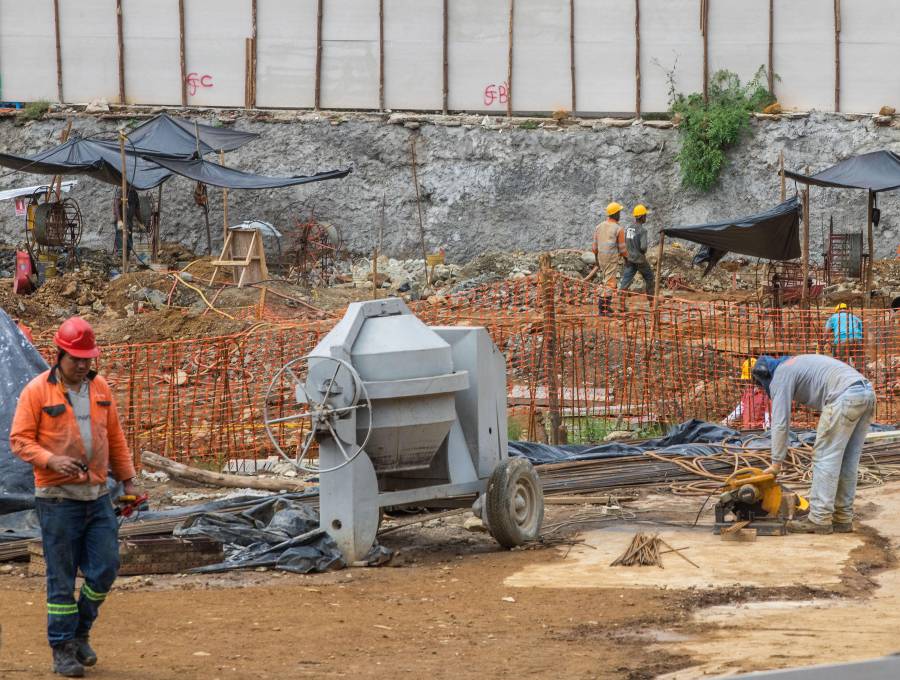 Imagen de referencia de unas obras viales. Foto: EL COLOMBIANO