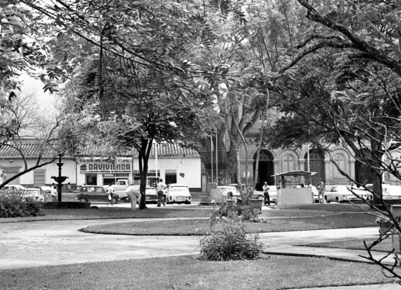 La Fuente durante su estadía en el Parque de El Poblado en 1975. FOTO: Archivo.
