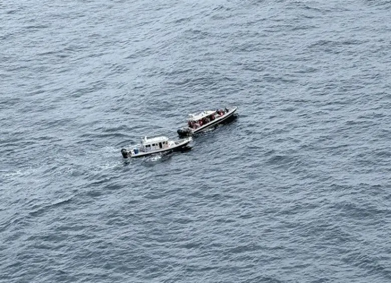 La Armada de Colombia, a través de unidades de la Fuerza Naval del Pacífico, adelantó una operación de búsqueda y rescate de varias personas que se transportaban a bordo de una embarcación, en el área general del río Naya.